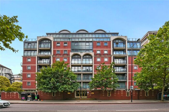 2 Bedroom Flat To Rent In Regents Park House, Park Road, London, NW8
