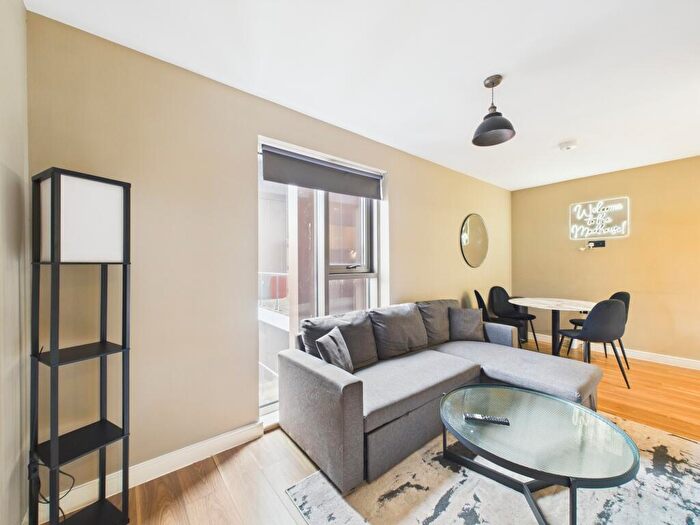 1 Bedroom Flat To Rent In Wolstenholme Sq, Block D, L1