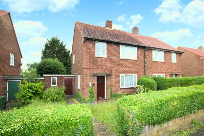 3 Bedroom Semi-Detached House To Rent In Wallingford Walk, St.Albans AL1