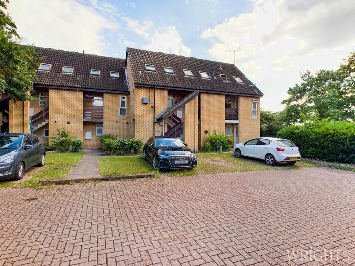 1 Bedroom Maisonette To Rent In The Paddocks, Welwyn Garden City, AL7