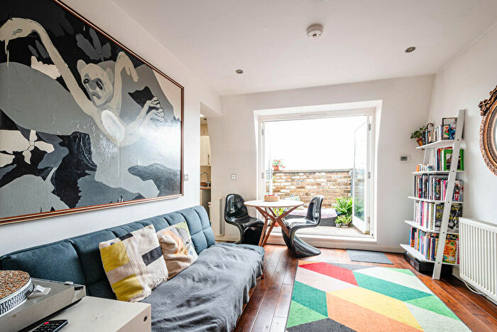 1 Bedroom Flat For Sale In Hackney Road, E2