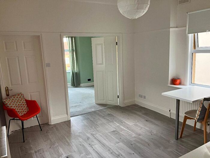 1 Bedroom Apartment To Rent In Palmerston Road, Westcliff-On-Sea, SS0