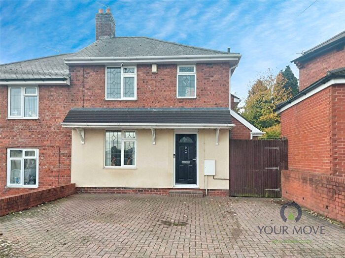 3 Bedroom Semi Detached House For Sale In South Oval, Upper Gornal, West Midlands, DY3