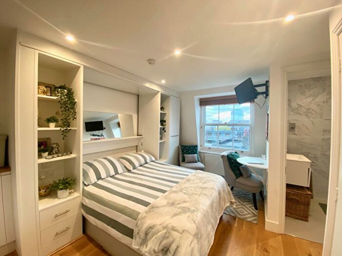 Apartment To Rent In Coleherne Road, SW10