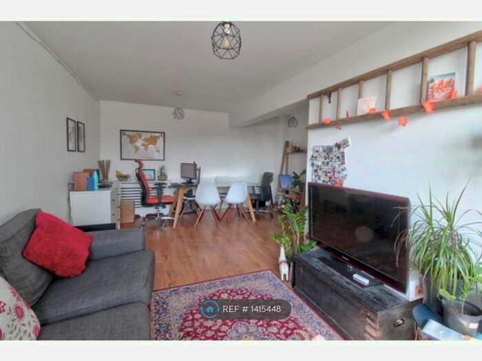 1 Bedroom Flat To Rent In Courtenay House, London, SW2