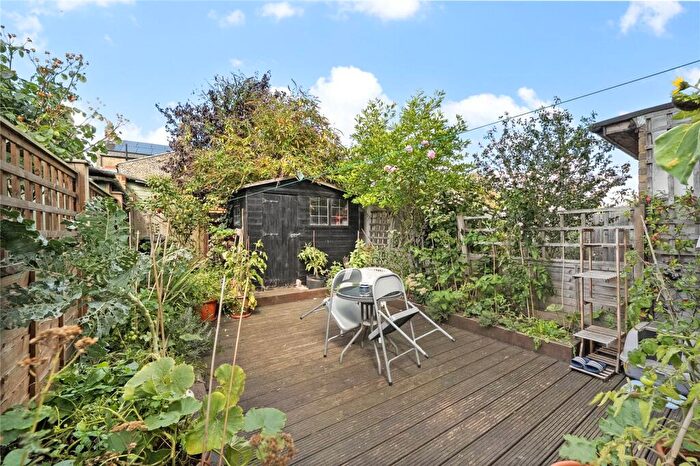 1 Bedroom Flat For Sale In Turner Road, Walthamstow, London, E17