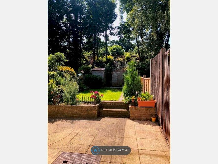 2 Bedroom Terraced House To Rent In Morland Road, Sutton, SM1