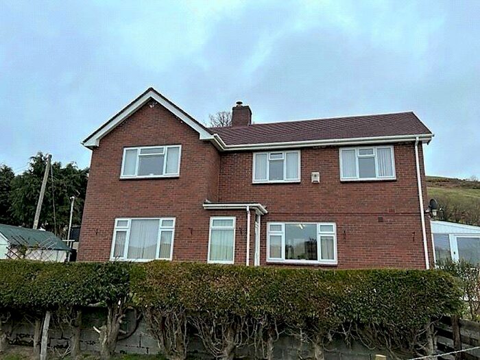 3 Bedroom Detached House For Sale In Tregynon, Newtown, Powys, SY16