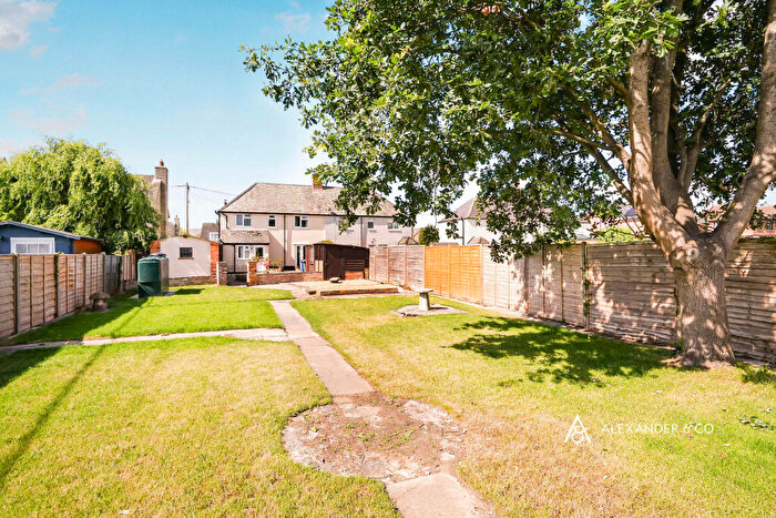 3 Bedroom Semi-Detached House To Rent In Bicester Road, Launton, OX26