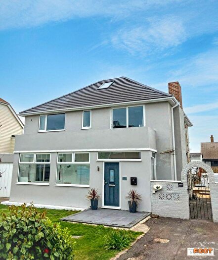 4 Bedroom Detached House To Rent In Bembridge Drive, Hayling Island., PO11