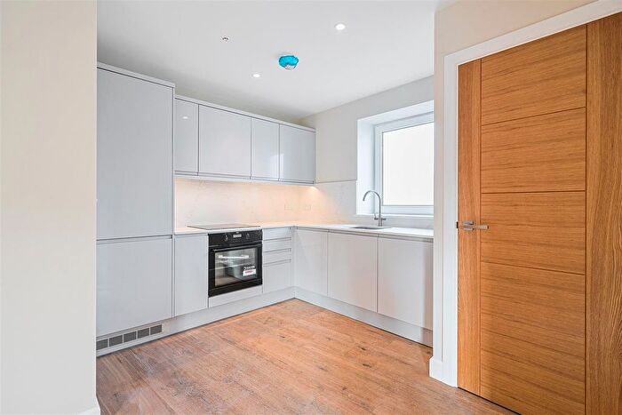 2 Bedroom Flat For Sale In High Street, Ewell, Epsom, KT17
