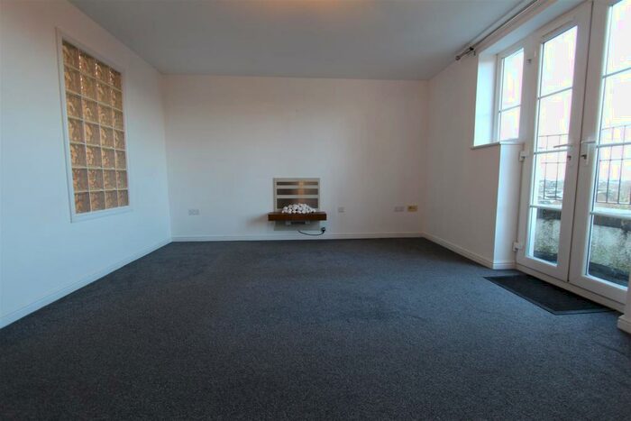 2 Bedroom Flat To Rent In , Bittern Court Dunfermline, KY11