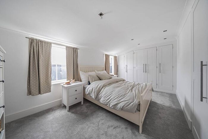 1 Bedroom Flat To Rent In St George's Drive, Pimlico, London, SW1V