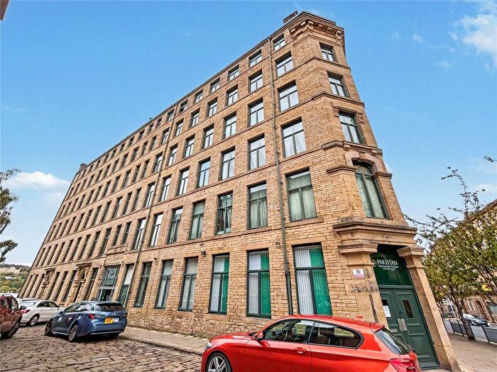 2 Bedroom Flat For Sale In Apartment, Broadgate House, Broad Street, Bradford, West Yorkshire, BD1