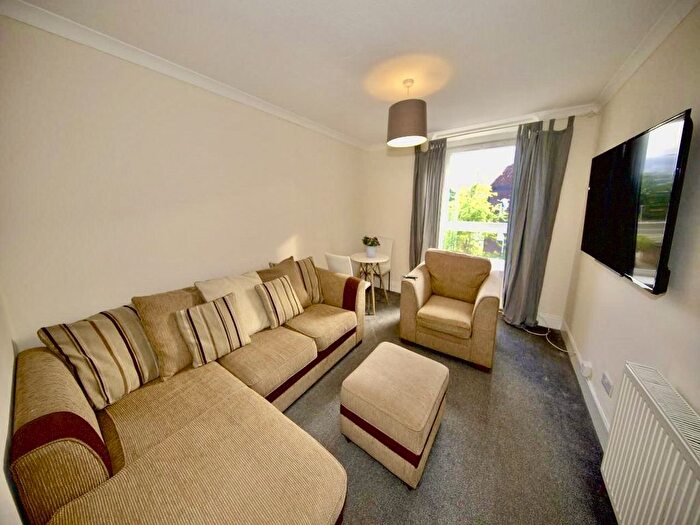 2 Bedroom Flat To Rent In Hilltown, Dundee, DD3
