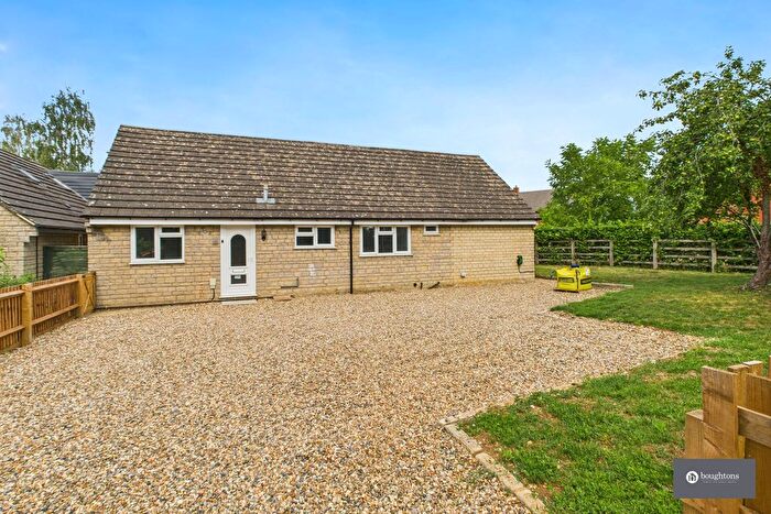 4 Bedroom Detached Bungalow For Sale In Brackley Road, Croughton, NN13