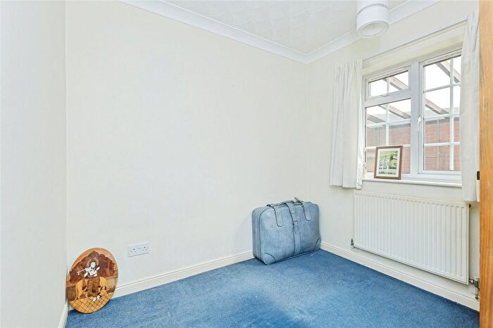 2 Bedroom Bungalow For Sale In Griffin Close, Thurmaston, Leicester, Leicestershire, LE4