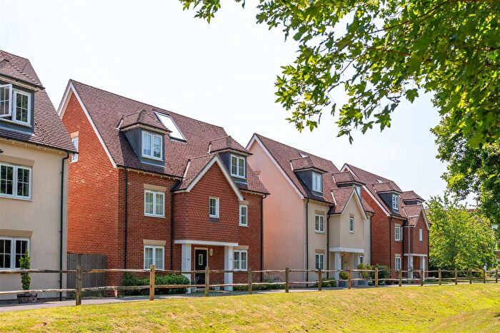 5 Bedroom Detached House For Sale In Brookfield Drive, Horley, RH6