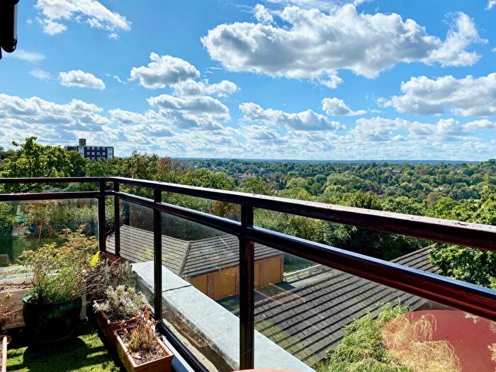 2 Bedroom Flat For Sale In Oaklands Road, Bromley, BR1