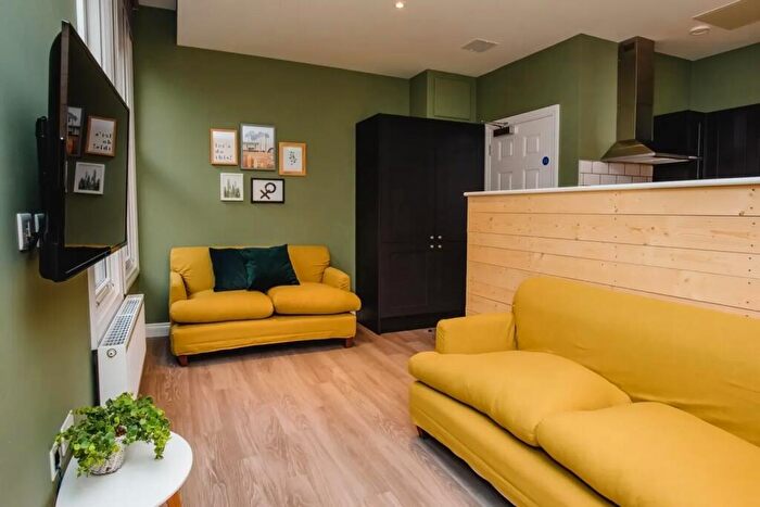 5 Bedroom Property To Rent In Lister Gate, City Centre, Nottingham, NG1
