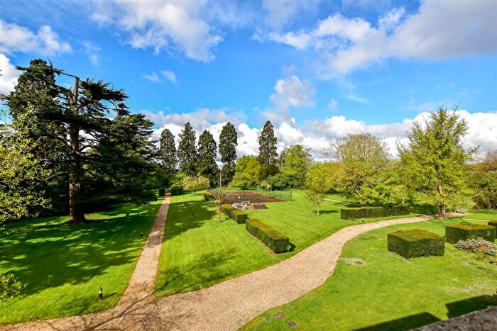 1 Bedroom Apartment For Sale In Highfield Lane, Tyttenhanger, Hertfordshire, St. Albans, AL4