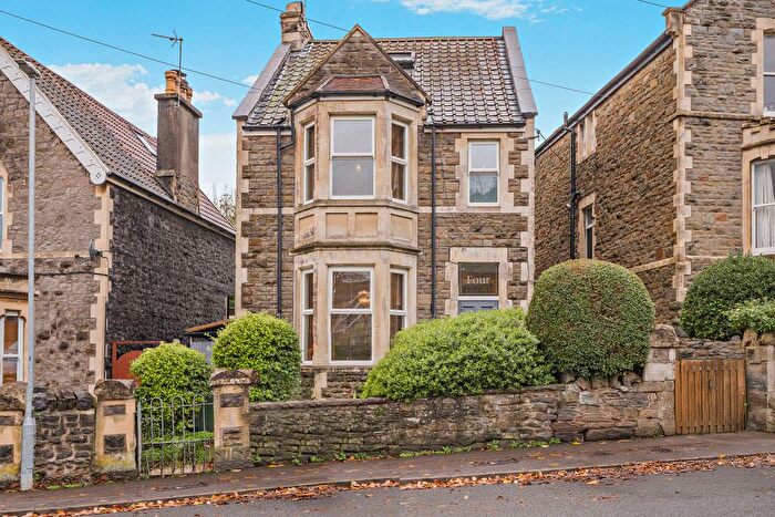 4 Bedroom Detached House For Sale In Hillside Road, Clevedon, BS21