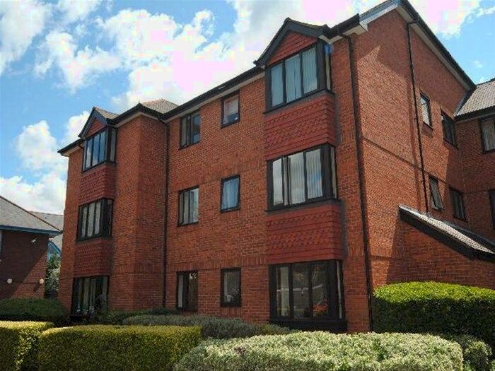 1 Bedroom Flat To Rent In Peakes Place, Granville Road, St Albans, AL1