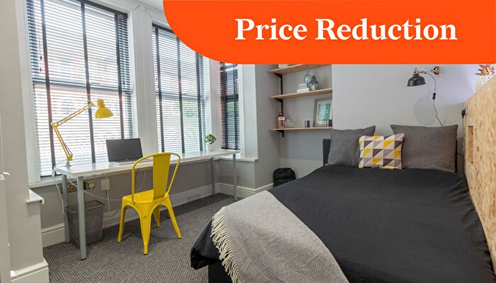 6 Bedroom Terraced House To Rent In Spare Rooms // All Ensuite // Bed & Bath // Sept, LN2