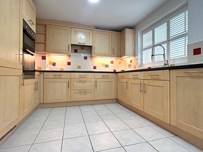 5 Bedroom Semi-Detached House To Rent In Pound Way, Littlehampton, BN16