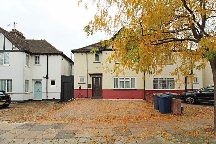 3 Bedroom Semi-Detached House To Rent In Noel Road, London, W3