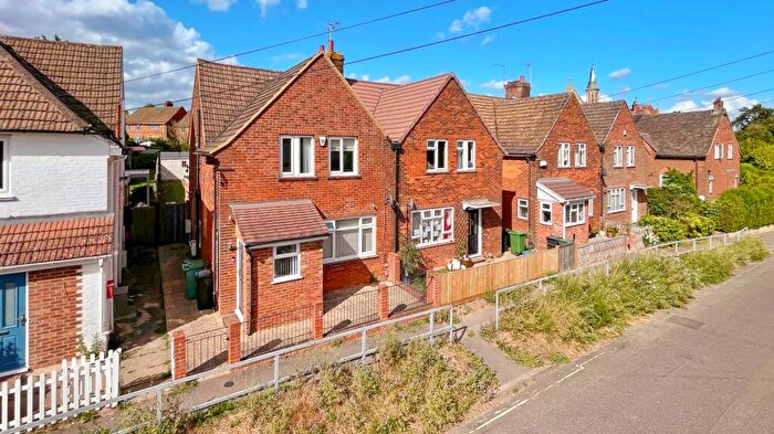 4 Bedroom Semi Detached House For Sale In Kingsclere Road, Basingstoke, RG21