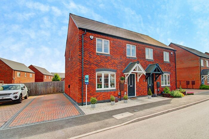 3 Bedroom Semi-Detached House For Sale In Robinson Way, Handsacre, WS15
