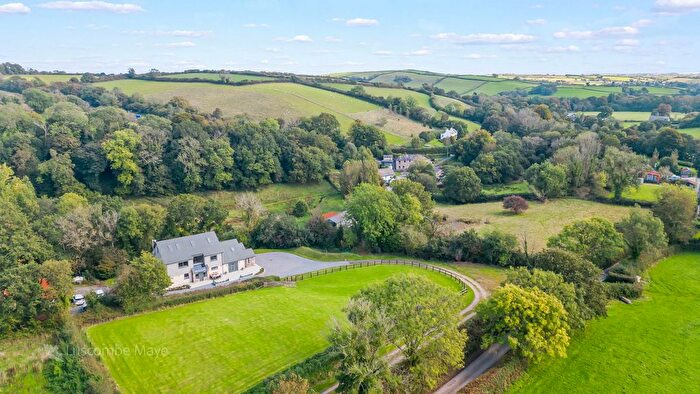 6 Bedroom Detached House For Sale In Horsebrook, Avonwick, TQ10