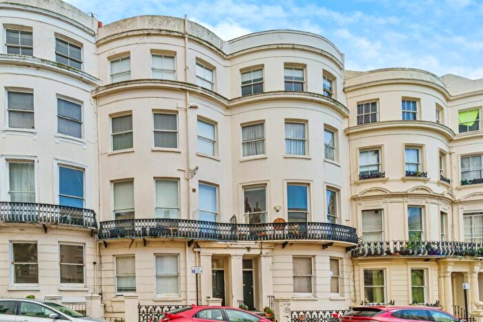 2 Bedroom Apartment For Sale In Lansdowne Place, Hove, BN3