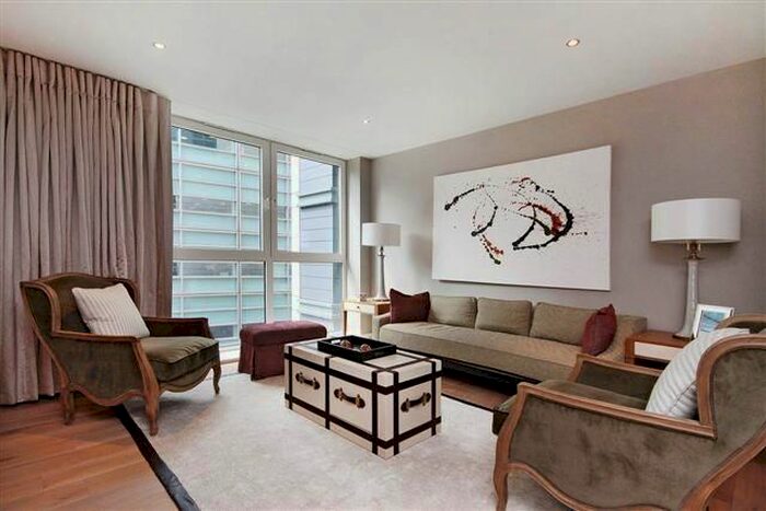 2 Bedroom Flat To Rent In Palace Place, Westminster, London, SW1E
