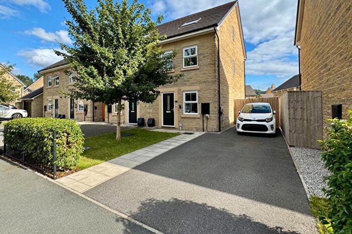 4 Bedroom Semi-Detached House For Sale In Torside Street, Tintwistle, SK13