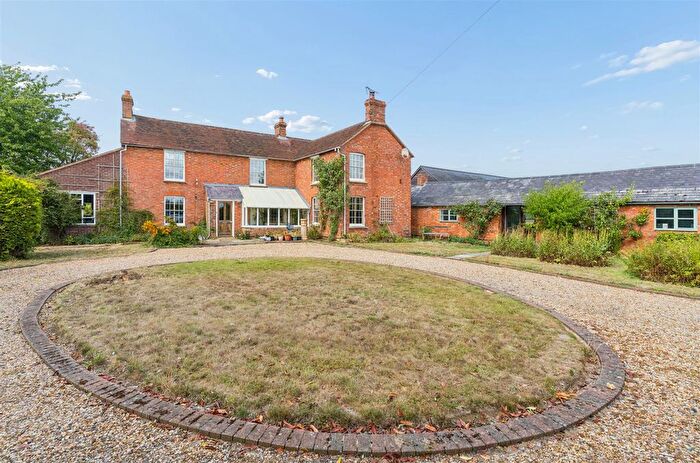 6 Bedroom Farmhouse For Sale In Soulbury Road, Stewkley, Buckinghamshire, LU7