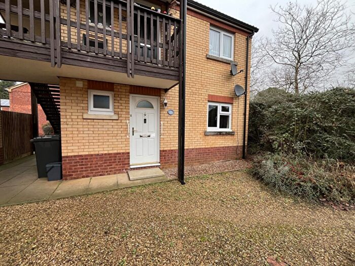 1 Bedroom Flat For Sale In Far Pasture, Peterborough, PE4