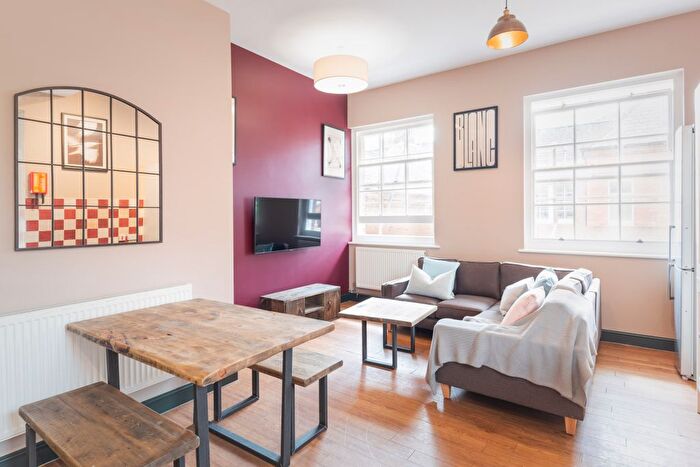 5 Bedroom Block Of Flats To Rent In Flat Y Bishop Blackall School, Exeter, EX4