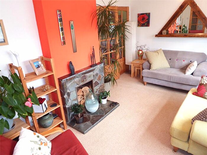 3 Bedroom Terraced House For Sale In Webb Rise, Stevenage, Hertfordshire, SG1