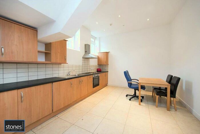 3 Bedroom Apartment To Rent In Islip Street, Kentish Town, London, NW5