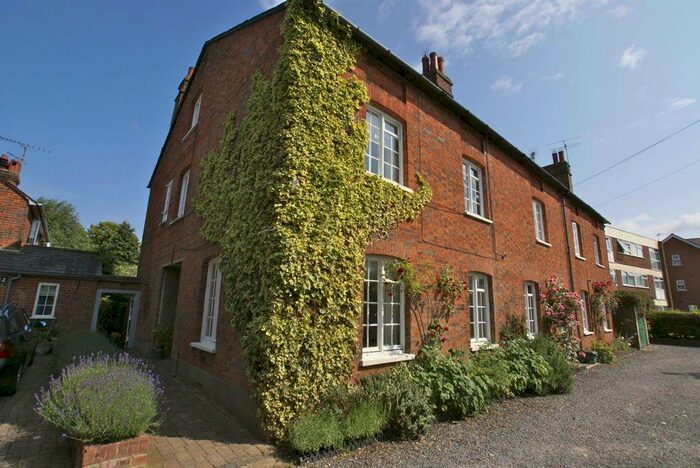 2 Bedroom Apartment To Rent In London Road, Welwyn, AL6