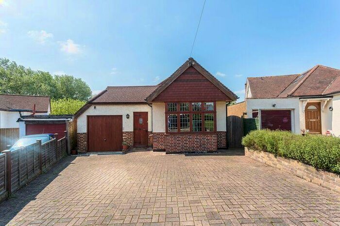 4 Bedroom Detached Bungalow To Rent In Off Meadow Walk, Epsom, KT19