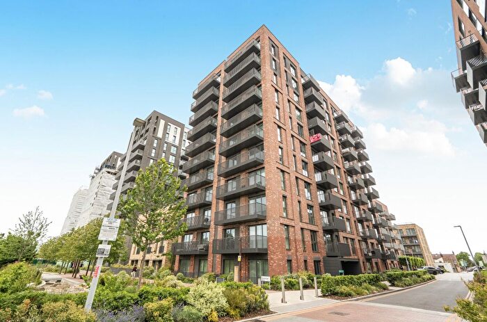 1 Bedroom Flat For Sale In Cedrus Avenue, Southall, UB1