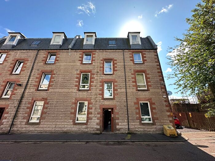 1 Bedroom Flat To Rent In , South Inch Place, Perth, PH2