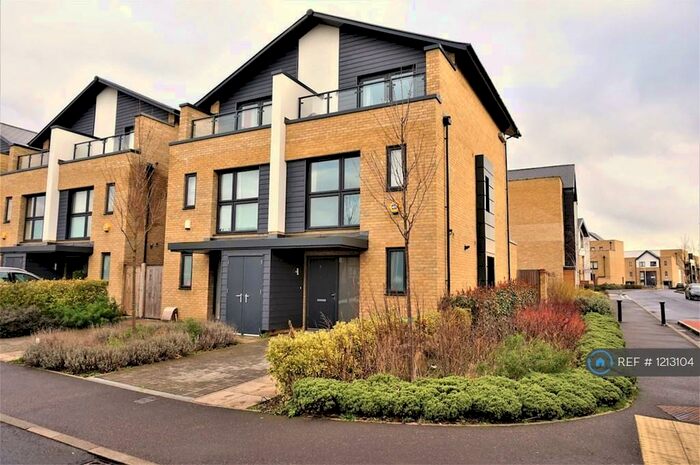 3 Bedroom Semi-Detached House To Rent In Elderberry Close, Romford, London, RM3