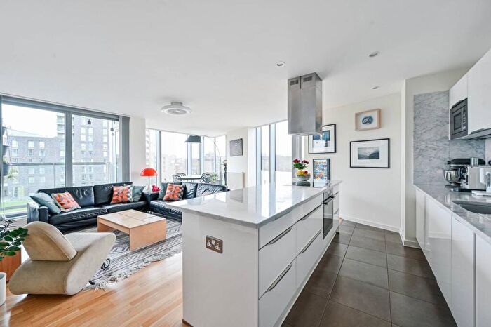 3 Bedroom Flat For Sale In Atrium Heights, Greenwich, London, SE8