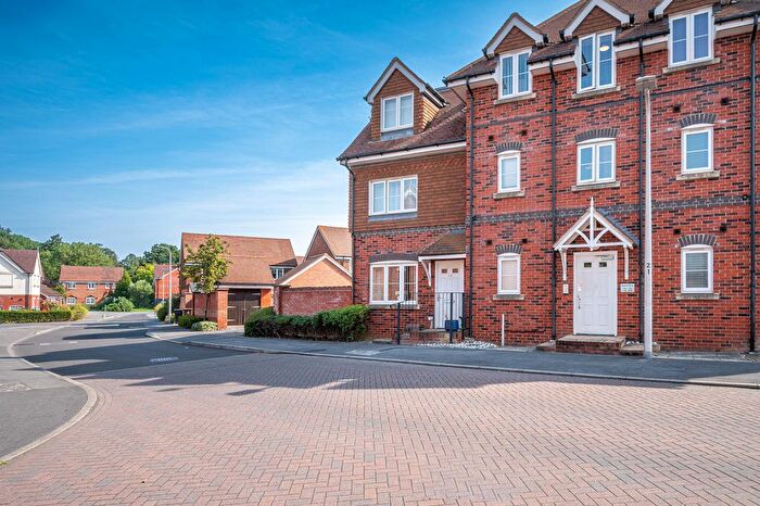 2 Bedroom Maisonette For Sale In Carina Drive, Wokingham, RG40