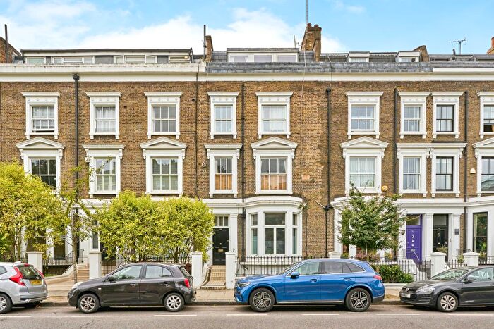 2 Bedroom Flat For Sale In Warwick Gardens, London, W14