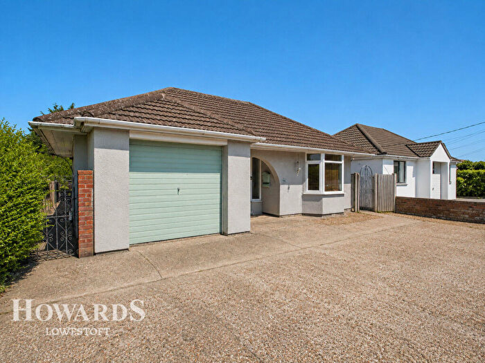 4 Bedroom Detached Bungalow For Sale In Beccles Road, Carlton Colville, NR33
